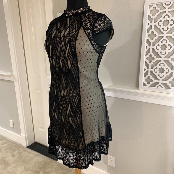 Vintage Style Lace Dress - Picture 2 of 11